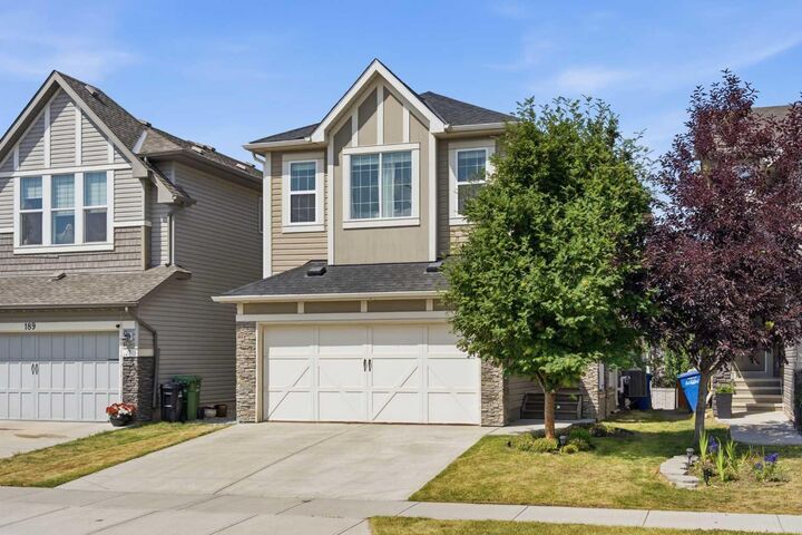 Property Photo:  193 Hillcrest Drive SW  AB T4B 0Y8 