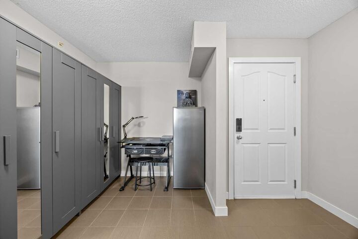 Property Photo: 7110 80 Avenue NE 401 AB T3J 0N4