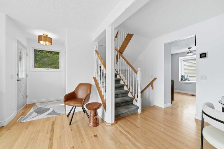 Property Photo:  224 Erin Dale Place SE  AB T2B 2R7 