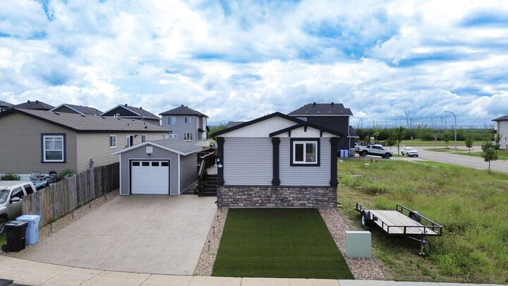 Property Photo: 104 Beacon Hill Place AB T9H 2S3