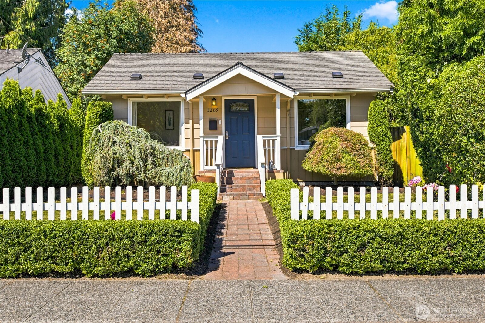 Property Photo:  3209  63rd Avenue SW  WA 98116 