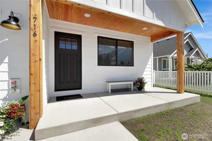Property Photo: 716 Givens Lot 34&35 Avenue WA 98241