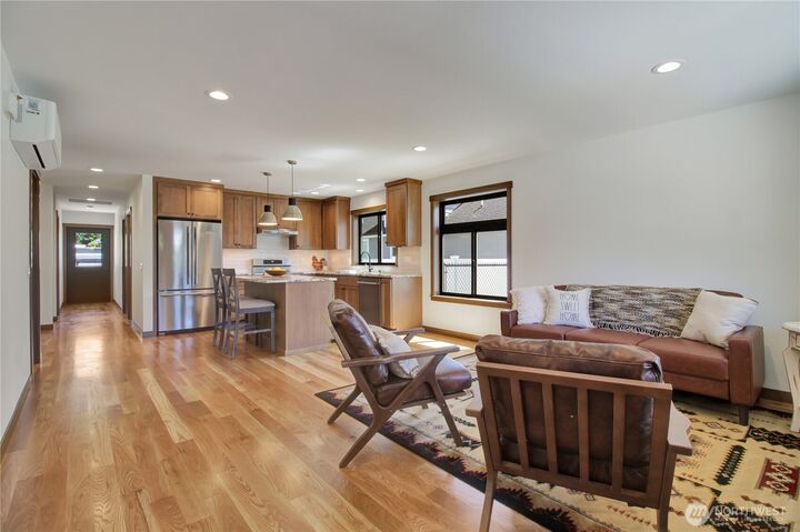 Property Photo:  716  Givens Avenue  WA 98241 