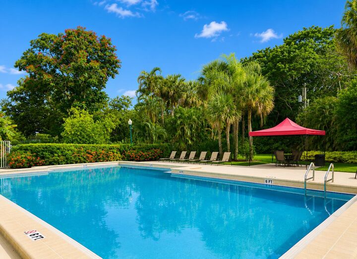 Property Photo:  7705 Forest Green Lane  FL 33436 