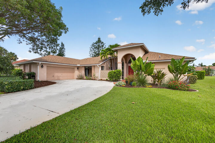 Property Photo: 1848 Lynton Circle FL 33414