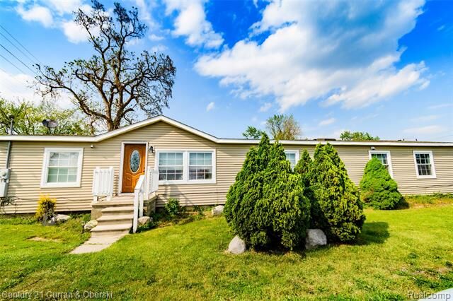 Property Photo:  13045 Strong Boulevard  MI 48179 