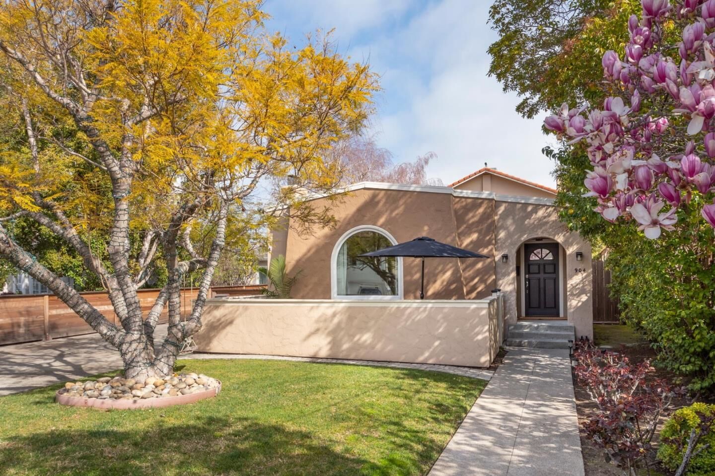 Property Photo:  904 Paloma Avenue  CA 94010 