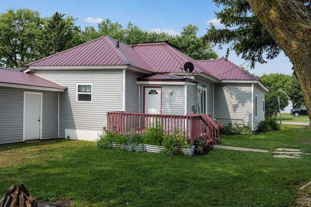 Property Photo:  2469 Commerce Street  WI 53533 