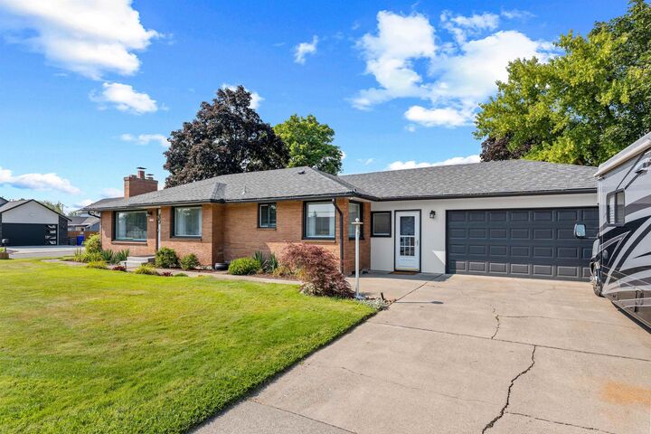 Property Photo: 11207 E Broadway Ave WA 99206