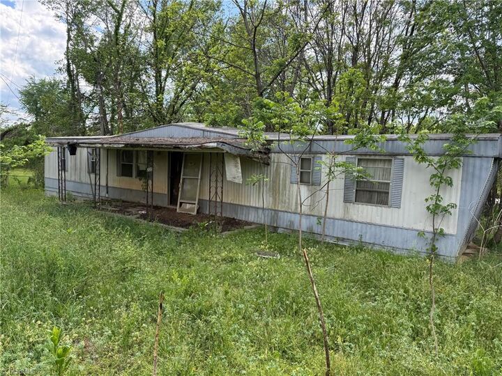Property Photo: 235 McGlamery Road NC 28697