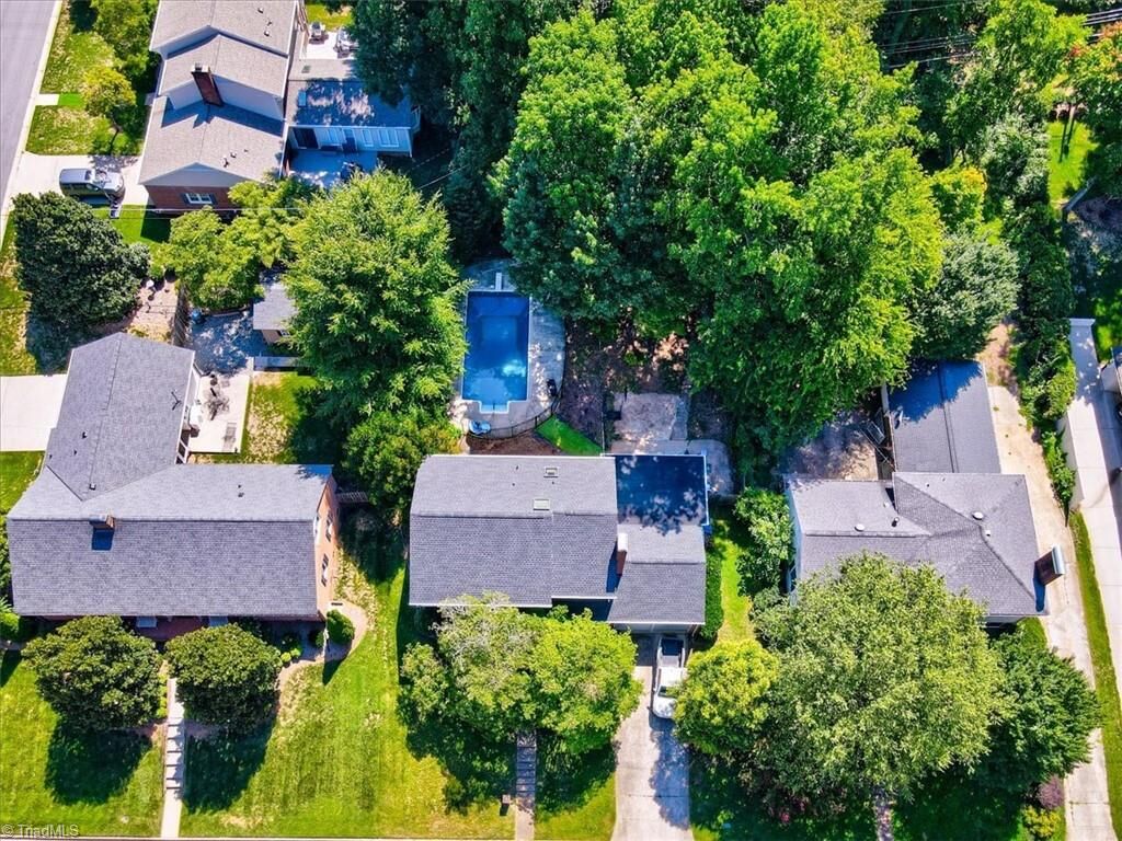 Property Photo:  1106 McDowell Drive  NC 27408 