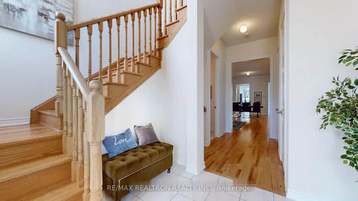 Property Photo: 164 Wesmina Avenue ON L4A 0R7
