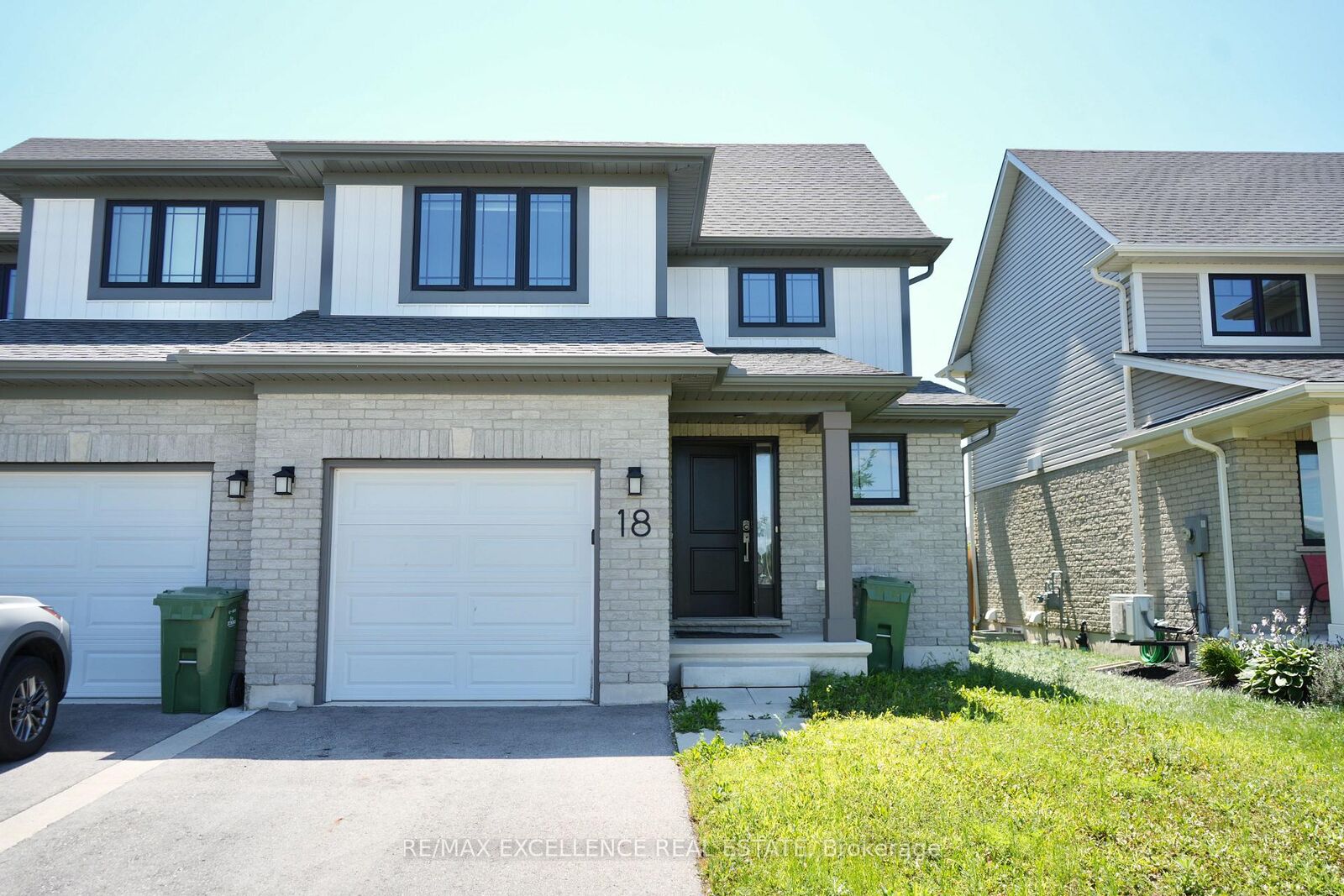 Property Photo: 18 Weir Crescent ON N5R 0L7