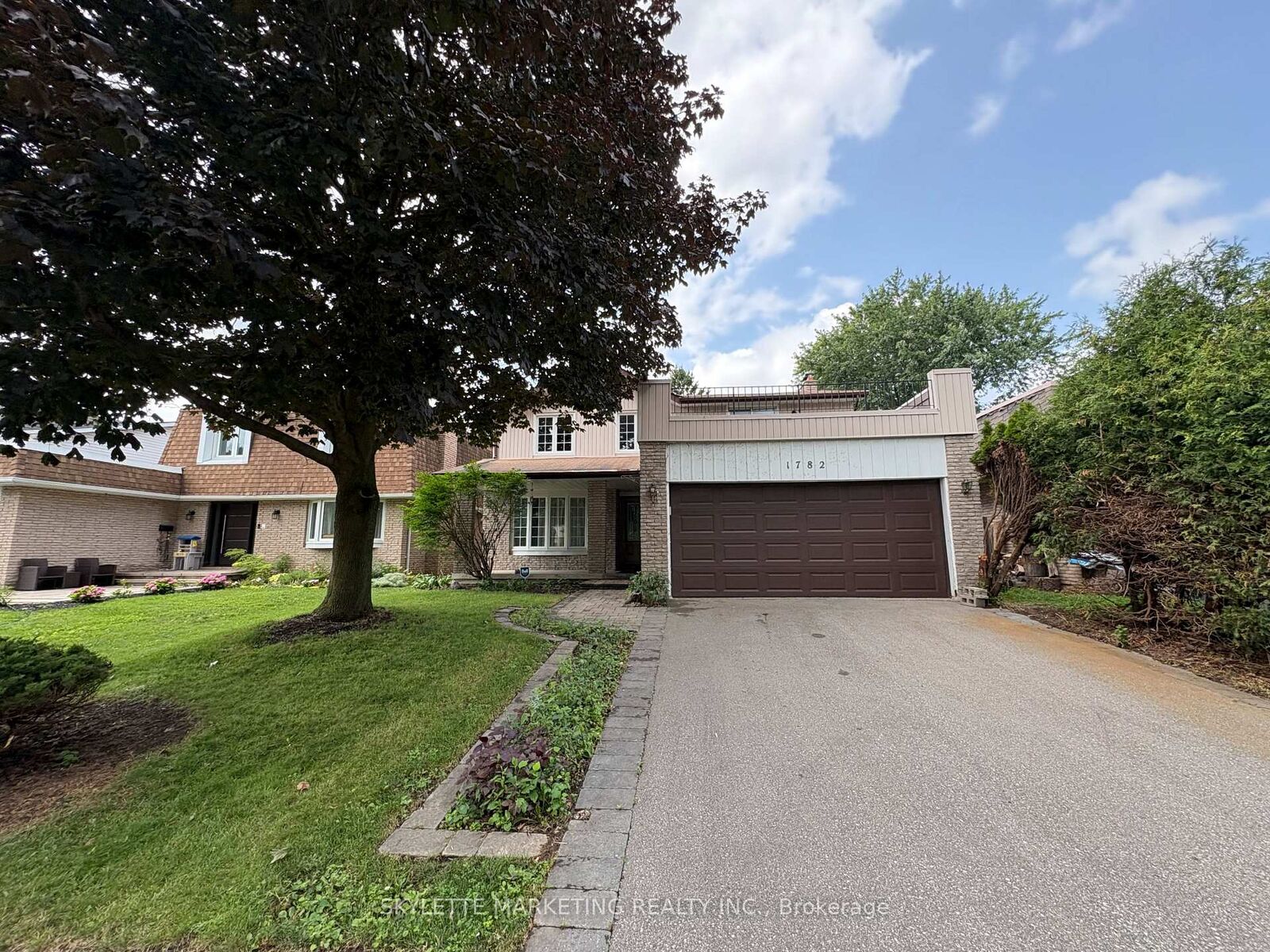 Property Photo: 1782 Meadowview Avenue ON L1V 3G8