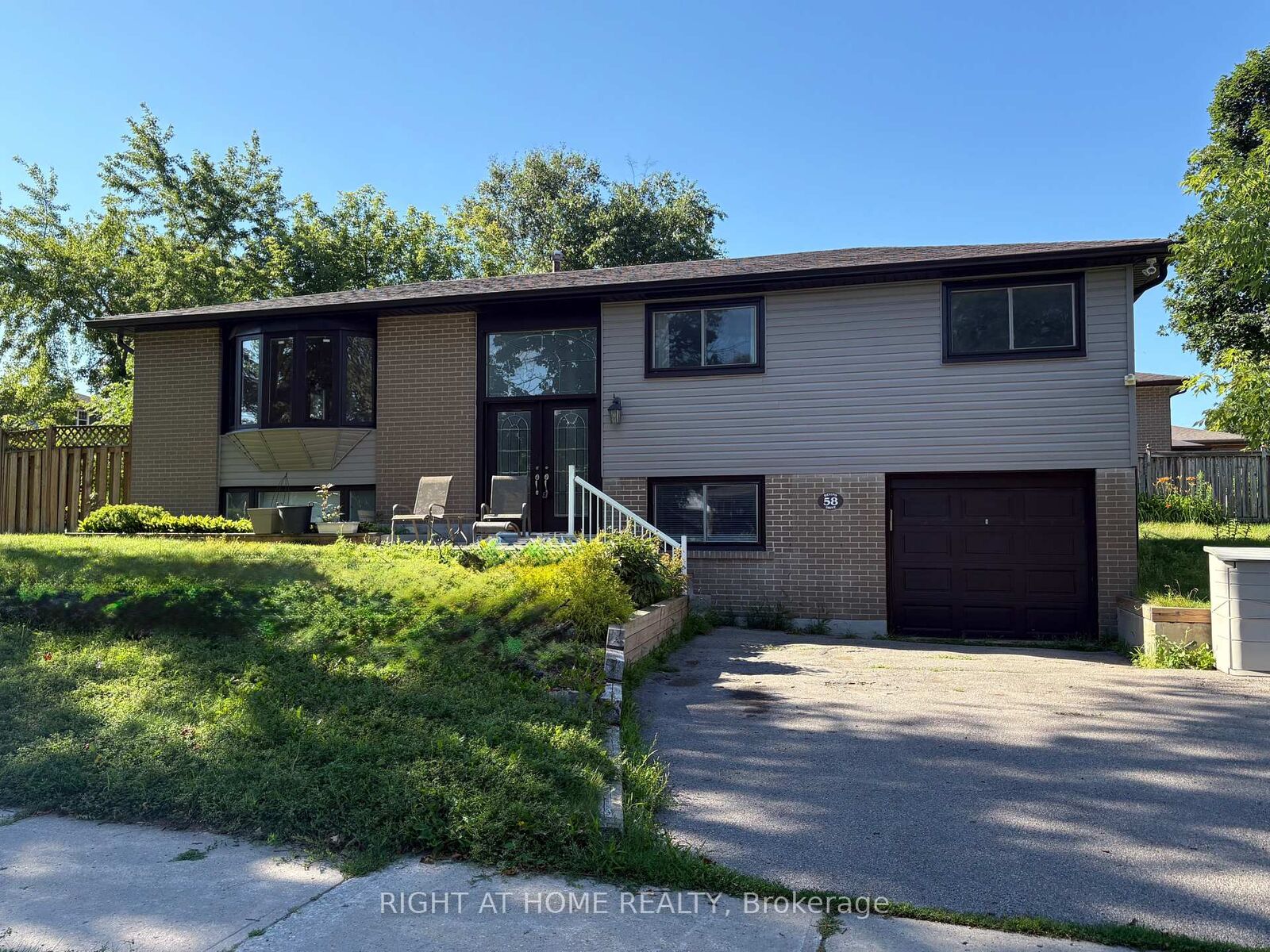 Property Photo: 58 Devins Drive Upper Level ON L4G 2Z1
