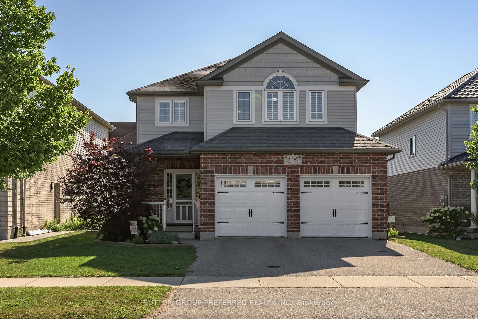 Property Photo: 3288 Turner Crescent ON N6M 0B2