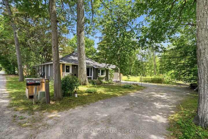 Property Photo:  1 Janice Drive  ON K9V 4R6 