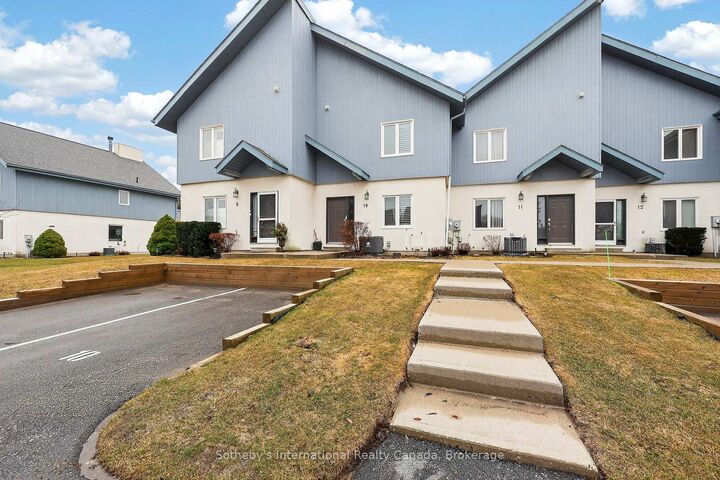 Property Photo: 110 Kellie's Way 10 ON L9Y 0L6