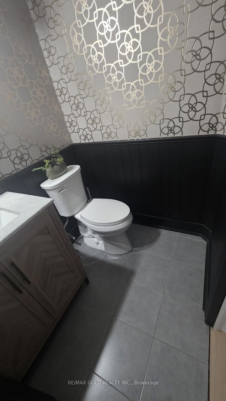 Property Photo: 318 Wallace Street ON L0N 1S2