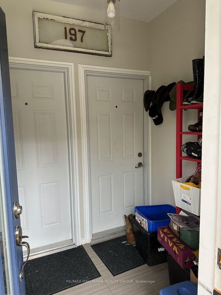 Property Photo: 197 Cathcart Street A ON K1N 5C1