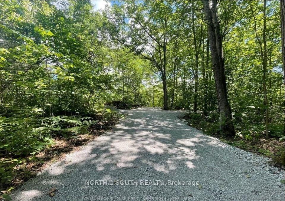 Property Photo:  1203 Honey Harbour Road W  ON L0K 1S0 