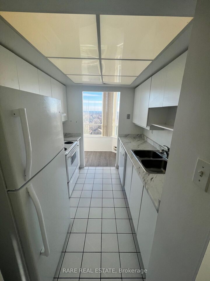 Property Photo:  550 Webb Drive 905  ON L5B 3Y4 