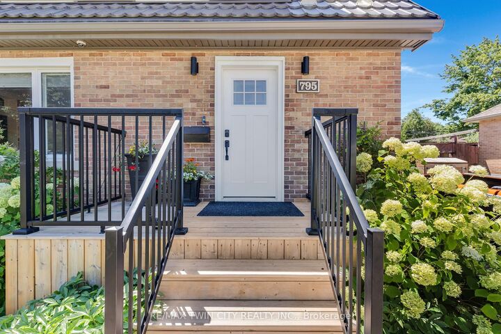 Property Photo: 795 Rockway Drive ON N2G 3B6