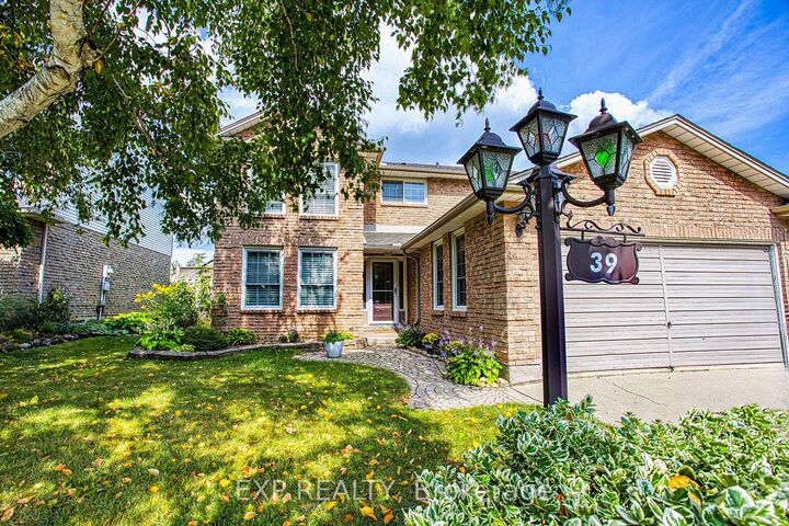 39 Ainsworth Street — photo 1