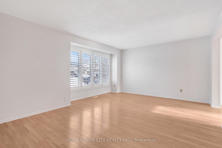 Property Photo:  111 Manor Drive  ON N2A 2T9 