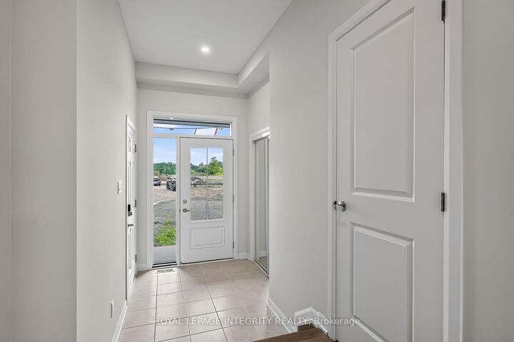 Photo de la propriété: 740 Tadpole Crescent ON K2J 7N1