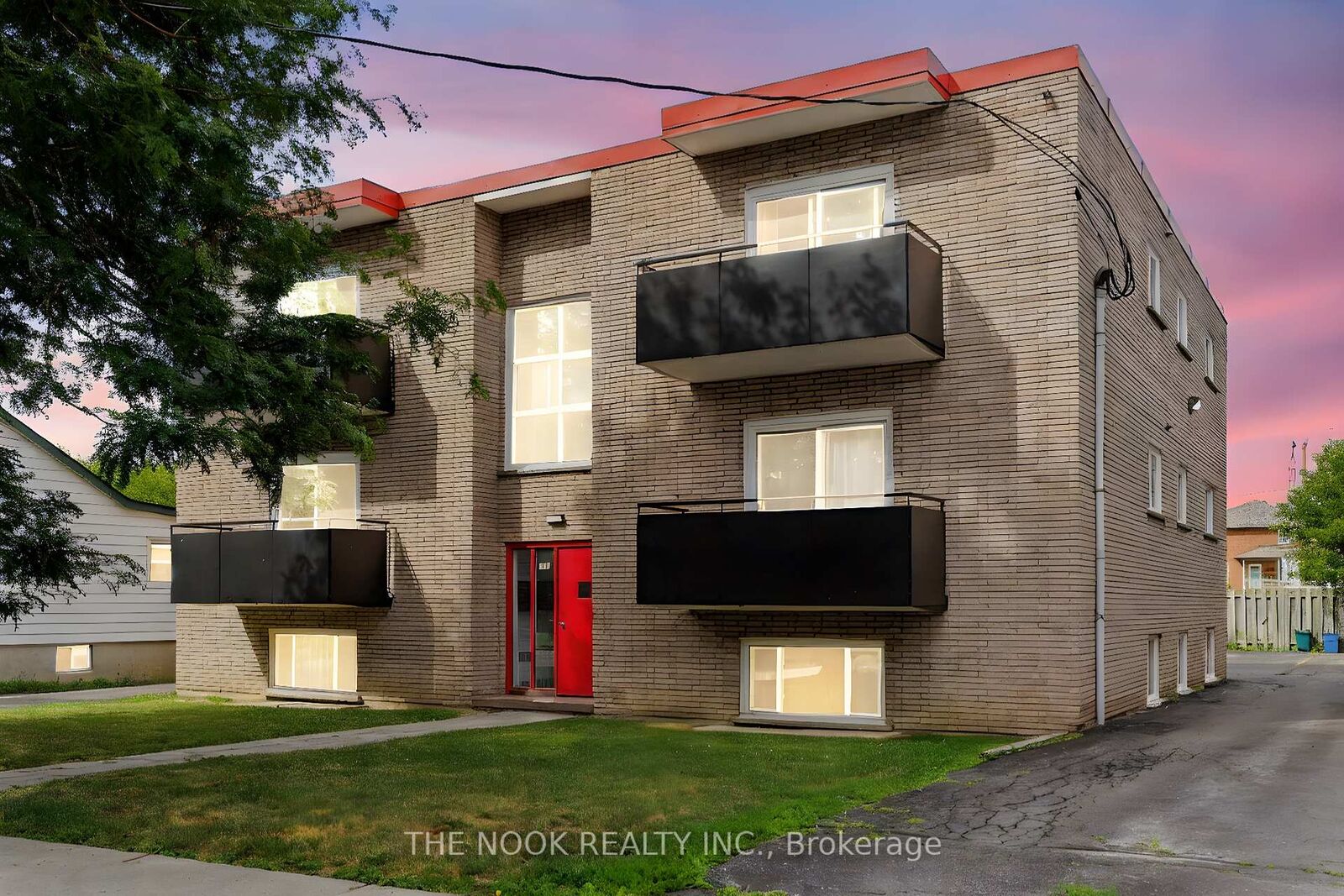 Property Photo:  106 Cromwell Avenue 21  ON L1J 4T6 