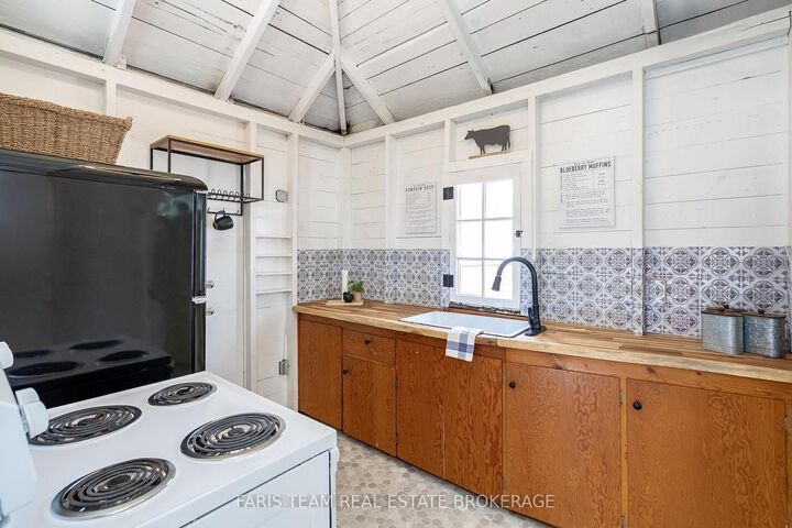 Property Photo: 365 Robins Point Road ON L0K 2A0