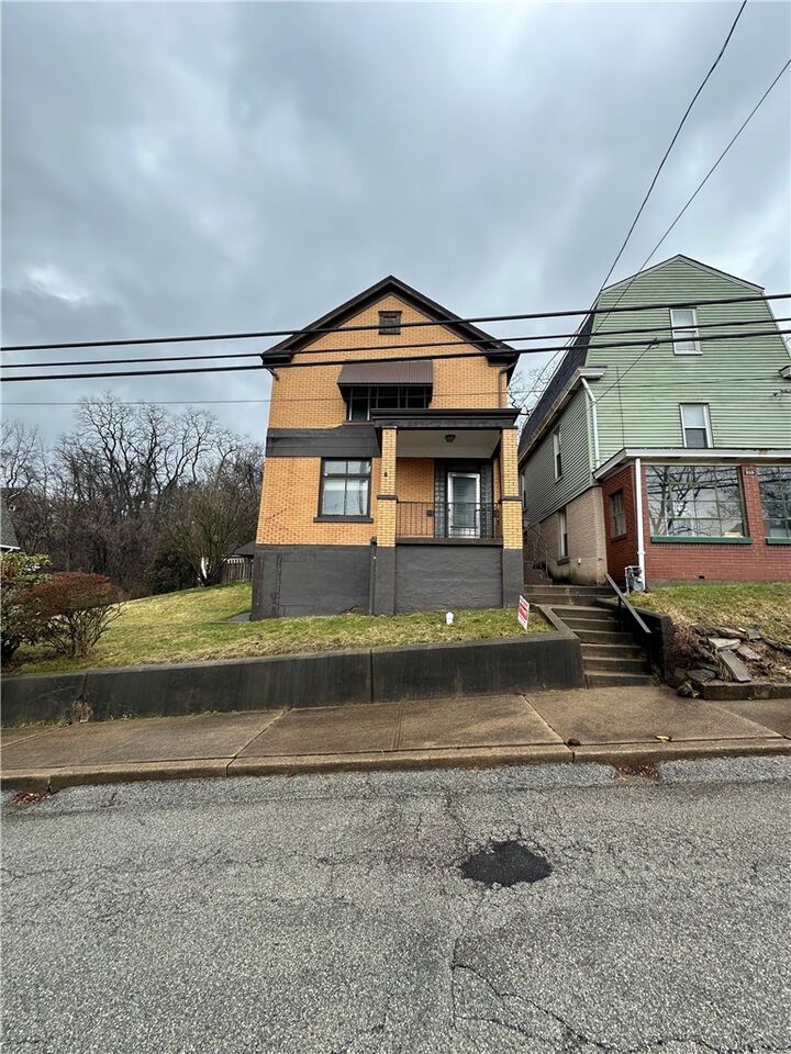 Property Photo: 212 Fairview Ave PA 15112