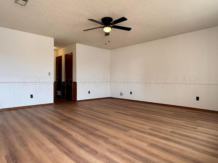 Property Photo: 531 N Meredith Avenue TX 79029