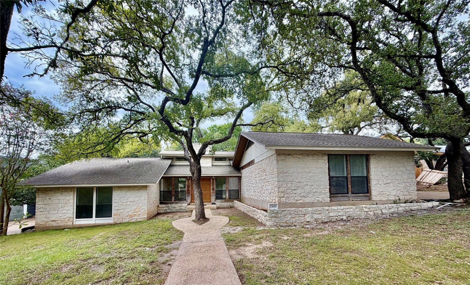 Property Photo:  7509 Hart Lane  TX 78731 