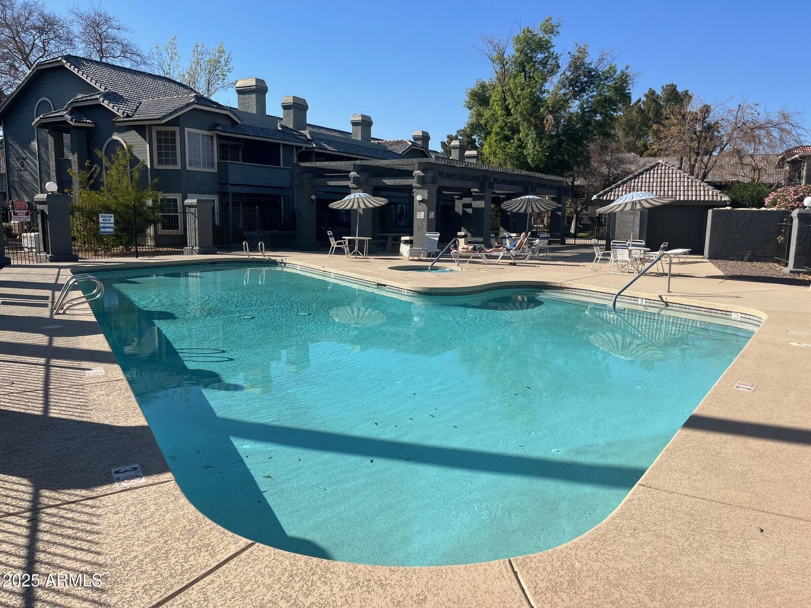 Property Photo:  255 S Kyrene Road Unit 115  AZ 85226 