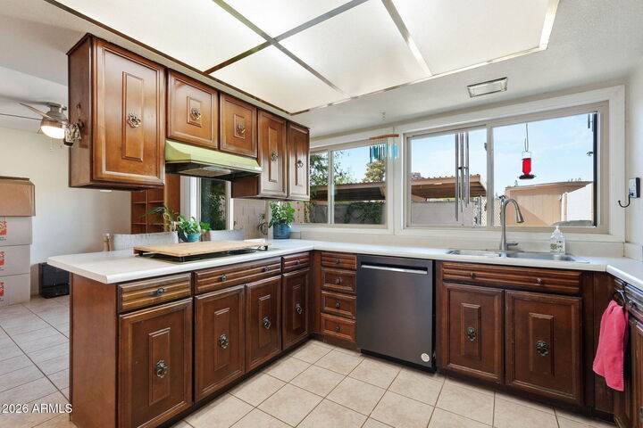 Property Photo: 1407 E Malibu Drive AZ 85282