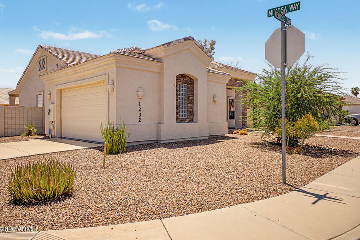 Property Photo: 1232 E Melrose Loop AZ 85122