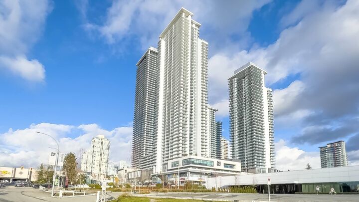 Property Photo: 3809 Evergreen Place 4302 BC V3J 0M1