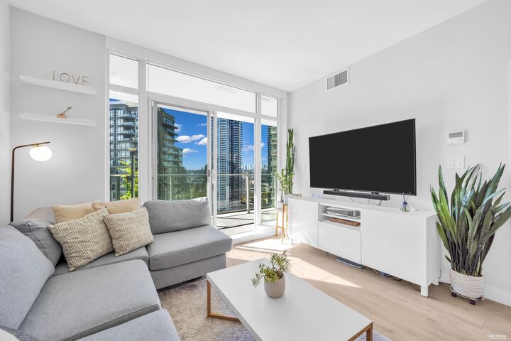 Property Photo: 1788 Gilmore Avenue 1701 BC V5C 0L5