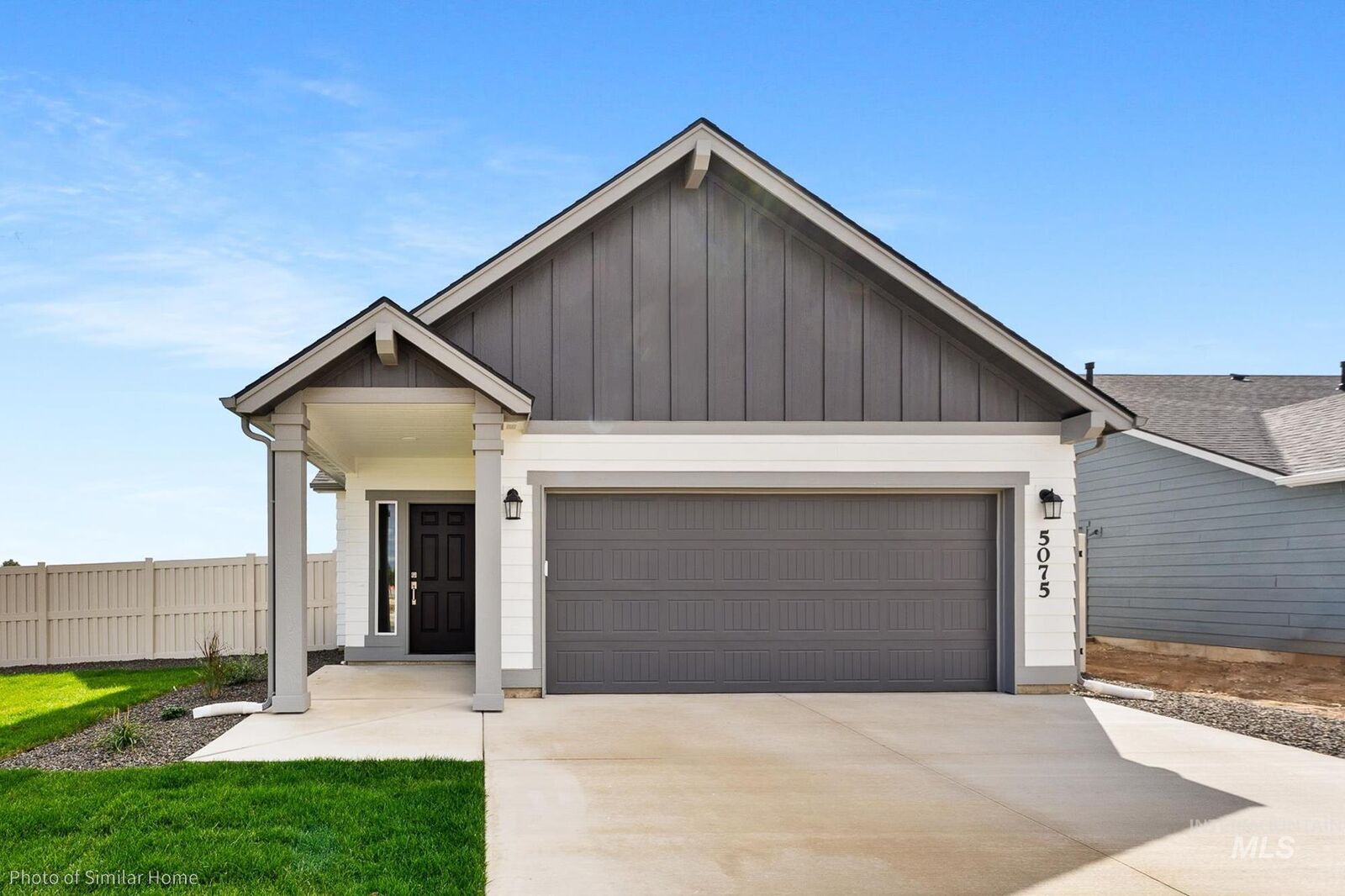 Property Photo: 664 SW Mendenhall St 10/1 ID 83647
