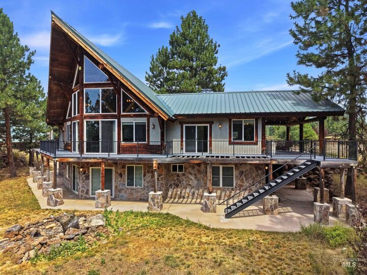 Property Photo:  170 N Wildflower Way  ID 83647 
