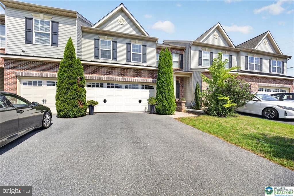 Property Photo: 5127 Dogwood Trail PA 18104