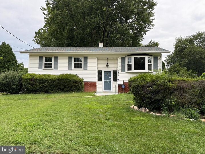 Property Photo: 7812 Royston Street VA 22003