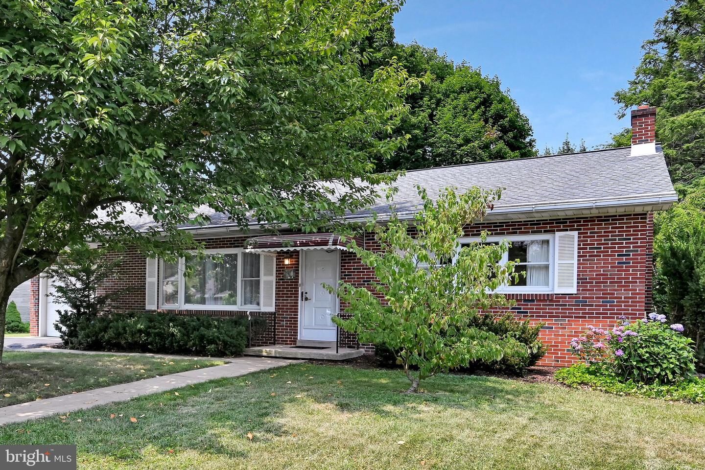 Property Photo: 176 Wernersville PA 19565