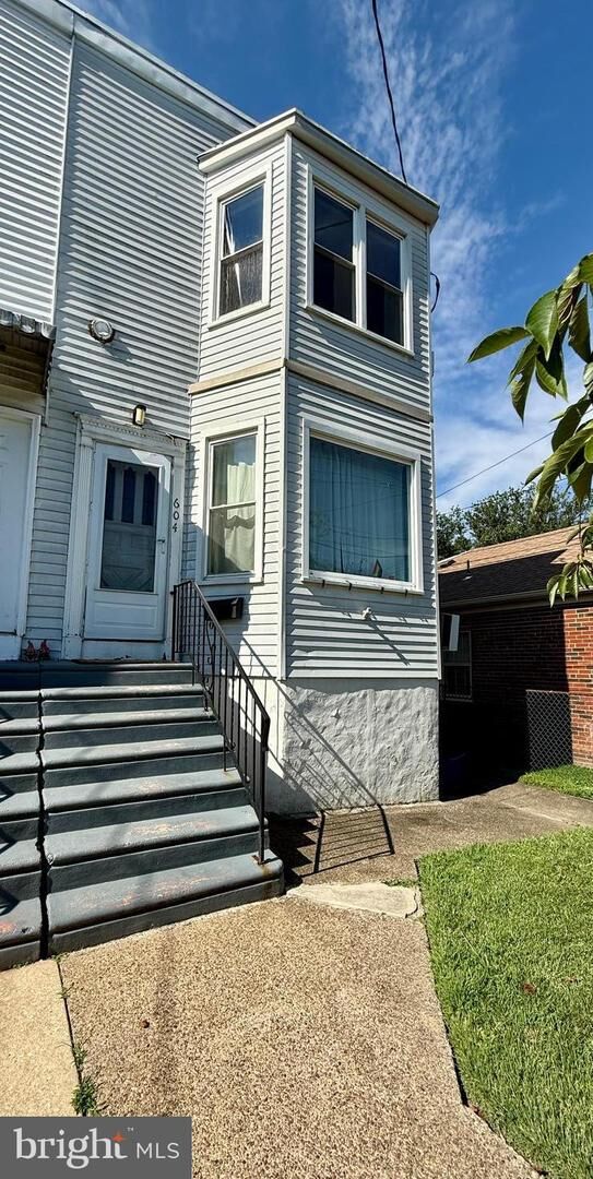 Property Photo:  604 S Atlantic Avenue  NJ 08108 