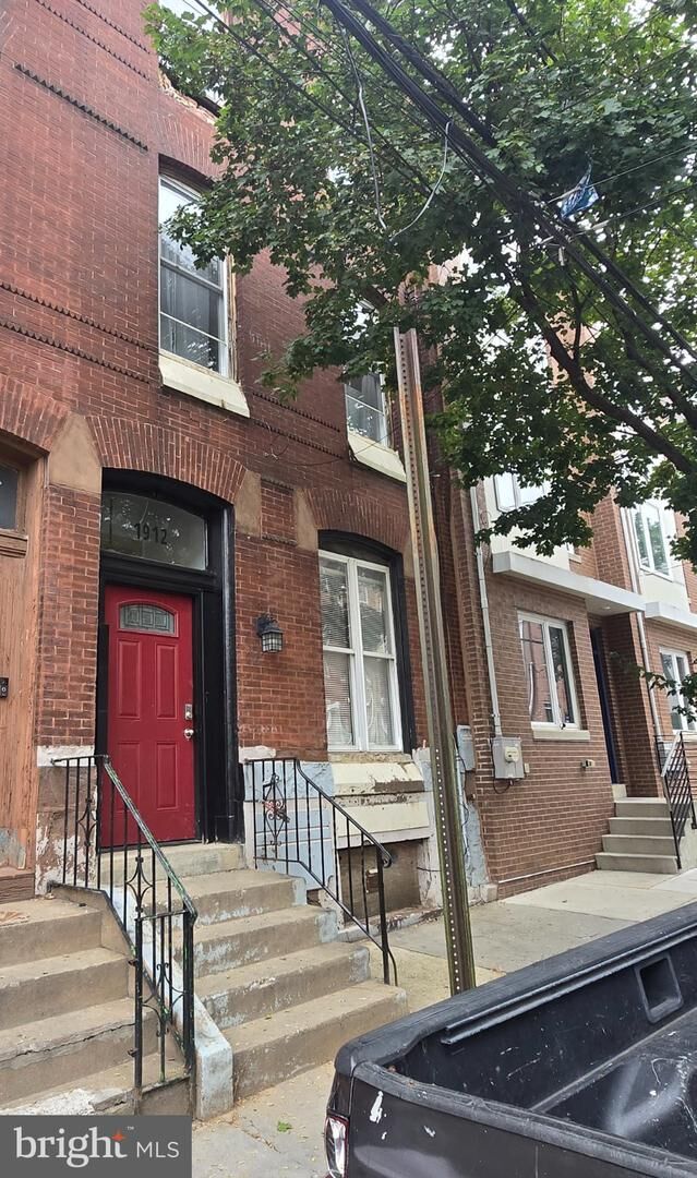 Property Photo:  1912 7th Street  PA 19122 