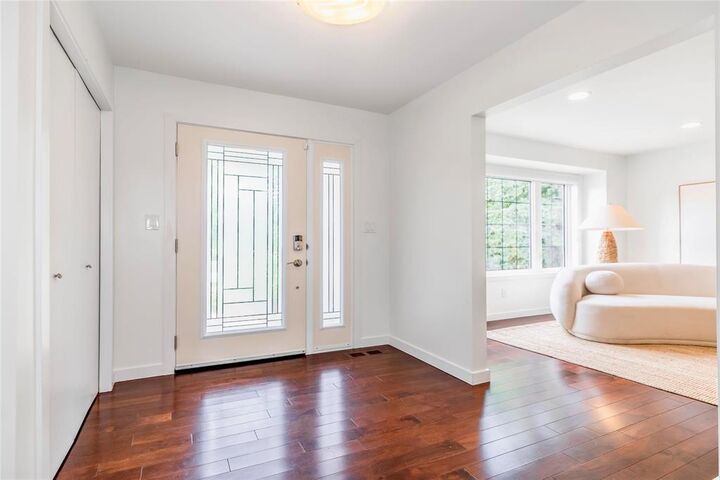 Property Photo:  3 Simsbury Place  MB R3P 2H3 
