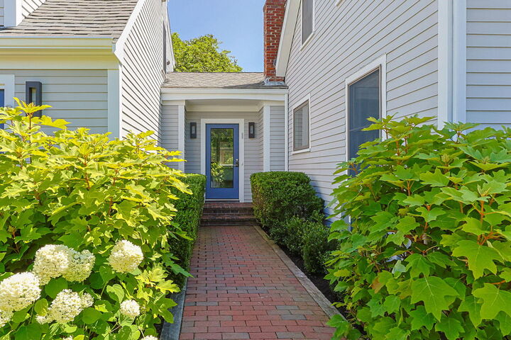 Property Photo:  73 Franklin Street Unit 1  MA 02657 