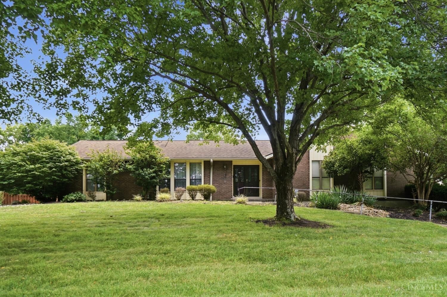 Property Photo: 7031 Butterwood Drive OH 45241